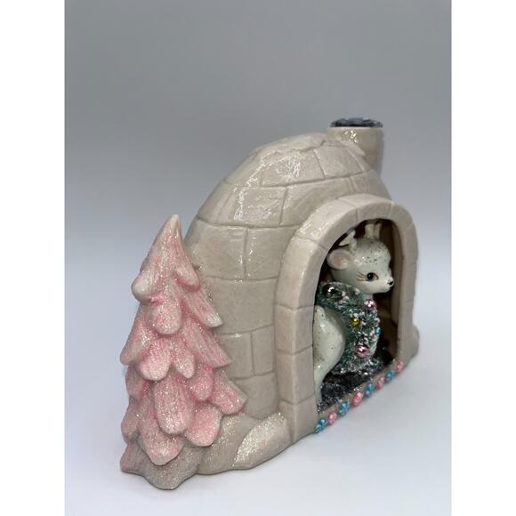 Vintage Ceramic Igloo Diorama Pastel Blue Reindeer With Wreath Pink Tree OOAK - Picture 7 of 16